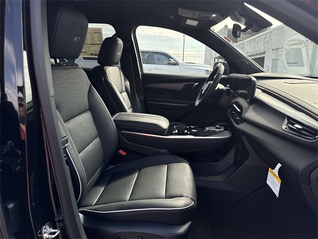 Buick Enclave Vehicle Full-screen Gallery Image 25