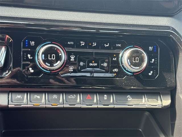 GMC Sierra 1500 Vehicle Full-screen Gallery Image 19