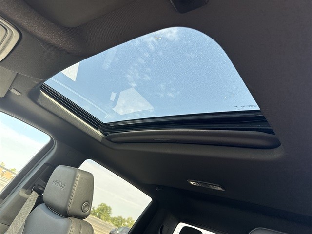 GMC Sierra 1500 Vehicle Full-screen Gallery Image 22