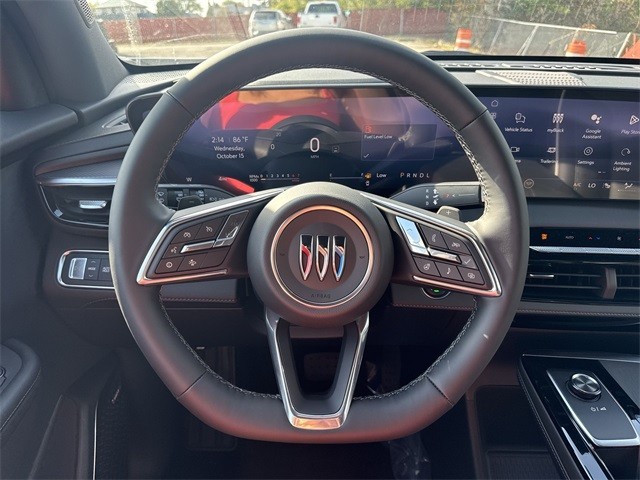 Buick Enclave Vehicle Full-screen Gallery Image 14