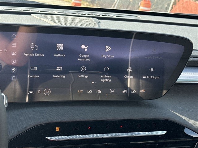 Buick Enclave Vehicle Full-screen Gallery Image 16