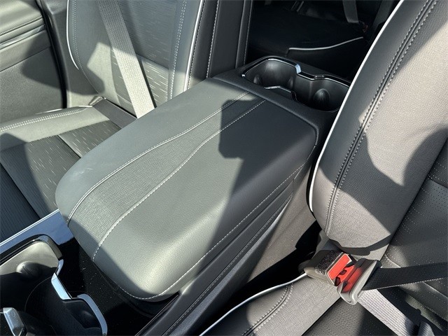 Buick Enclave Vehicle Full-screen Gallery Image 21