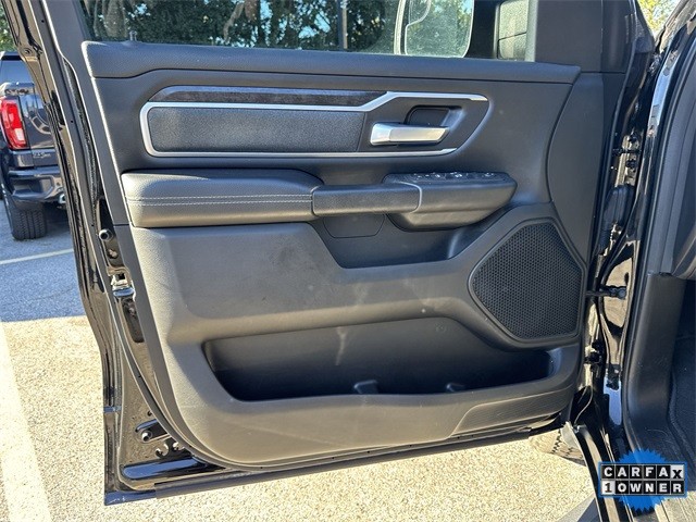 Ram 1500 Vehicle Full-screen Gallery Image 25