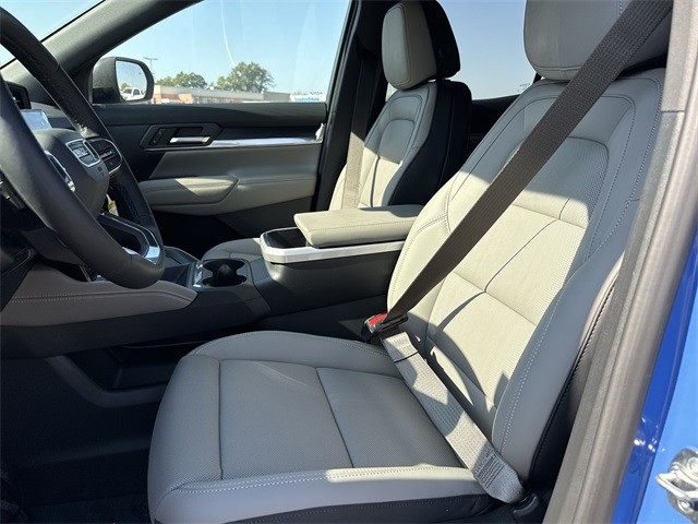 GMC Terrain Vehicle Full-screen Gallery Image 11