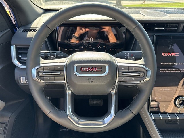 GMC Terrain Vehicle Full-screen Gallery Image 14