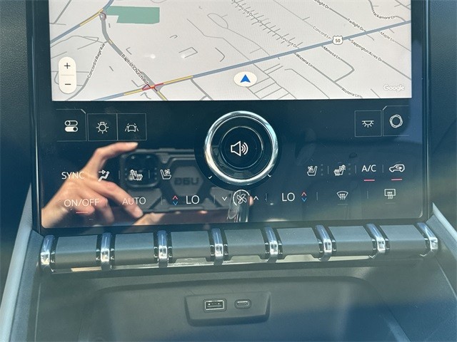 GMC Terrain Vehicle Full-screen Gallery Image 19