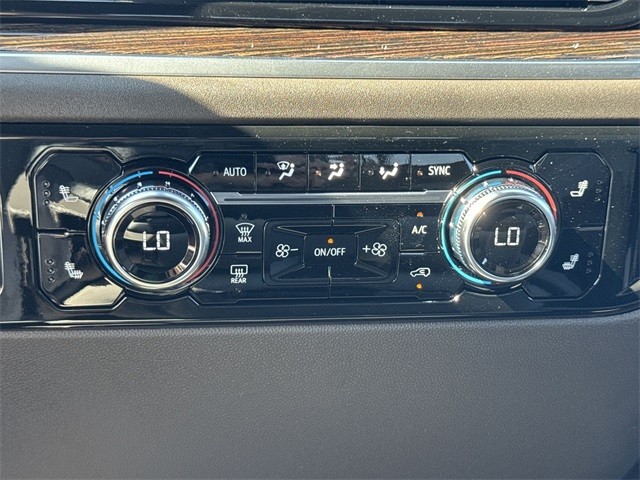 GMC Sierra 1500 Vehicle Full-screen Gallery Image 19