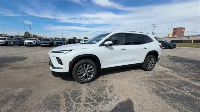 Buick Enclave Vehicle Full-screen Gallery Image 04