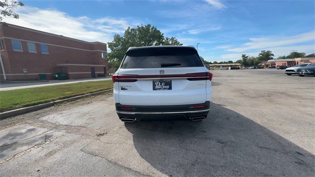 Buick Enclave Vehicle Full-screen Gallery Image 07