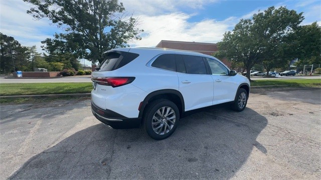 Buick Enclave Vehicle Full-screen Gallery Image 08
