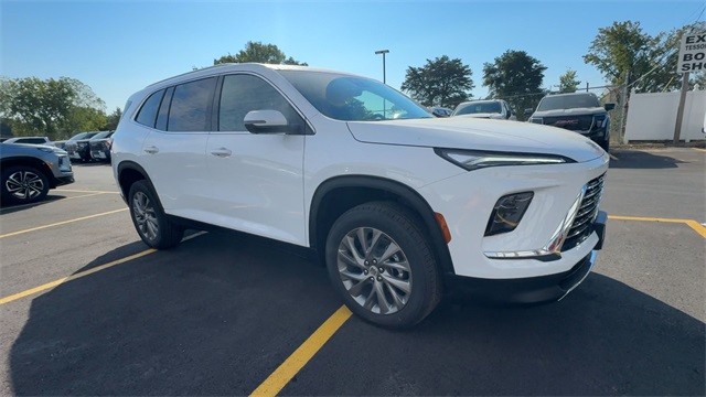 Buick Enclave Vehicle Full-screen Gallery Image 02