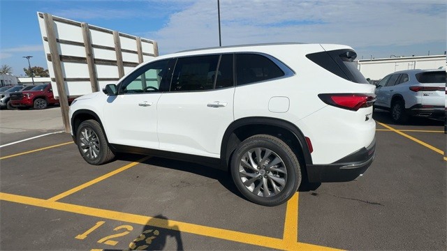 Buick Enclave Vehicle Full-screen Gallery Image 06