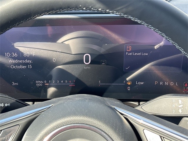 Buick Enclave Vehicle Full-screen Gallery Image 15