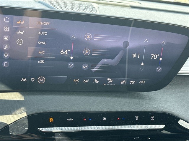 Buick Enclave Vehicle Full-screen Gallery Image 19