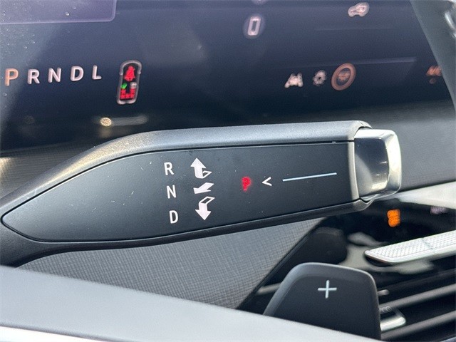 Buick Enclave Vehicle Full-screen Gallery Image 20