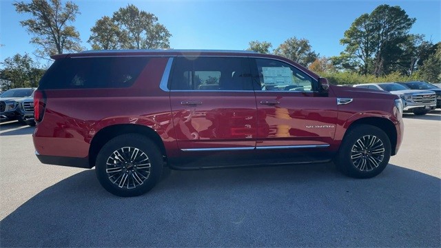 GMC Yukon XL Vehicle Full-screen Gallery Image 09