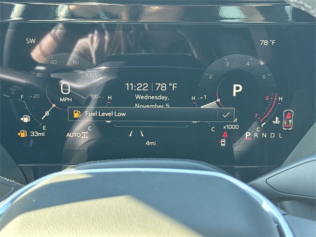 GMC Yukon XL Vehicle Full-screen Gallery Image 15