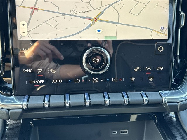 GMC Yukon XL Vehicle Full-screen Gallery Image 19