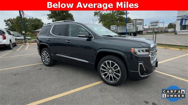 GMC Acadia Vehicle Full-screen Gallery Image 02