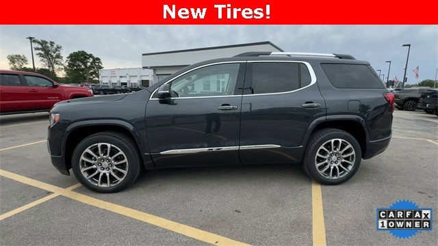 GMC Acadia Vehicle Full-screen Gallery Image 06