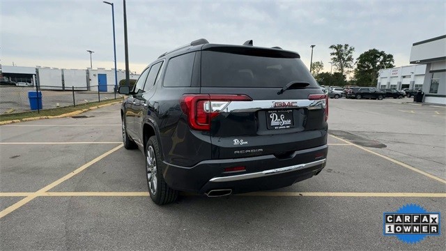 GMC Acadia Vehicle Full-screen Gallery Image 09