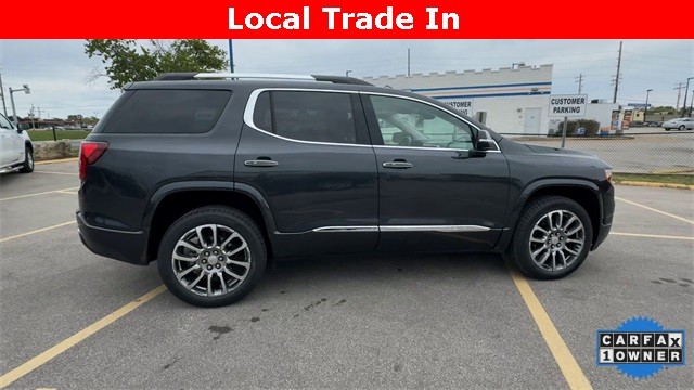 GMC Acadia Vehicle Full-screen Gallery Image 11
