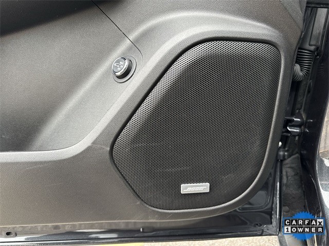 GMC Acadia Vehicle Full-screen Gallery Image 28