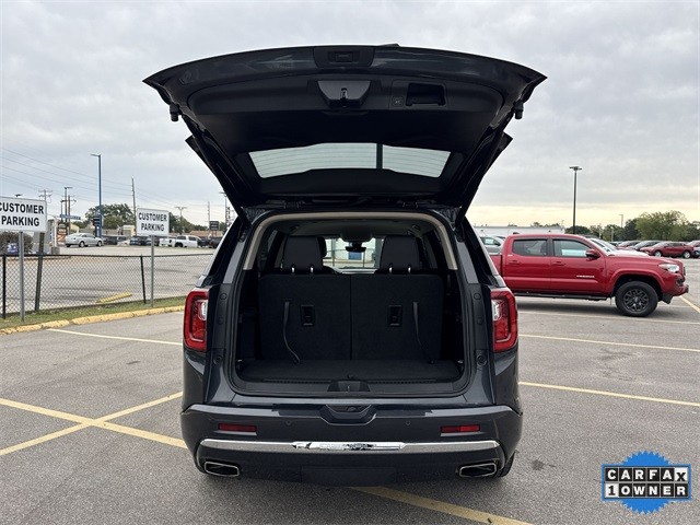 GMC Acadia Vehicle Full-screen Gallery Image 30