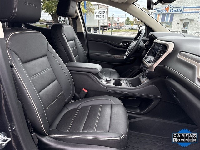 GMC Acadia Vehicle Full-screen Gallery Image 32