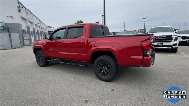 Toyota Tacoma 4WD Vehicle Full-screen Gallery Image 07