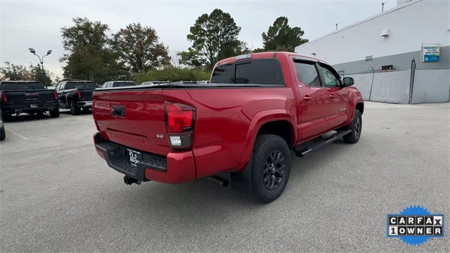 Toyota Tacoma 4WD Vehicle Full-screen Gallery Image 10