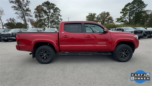 Toyota Tacoma 4WD Vehicle Full-screen Gallery Image 11