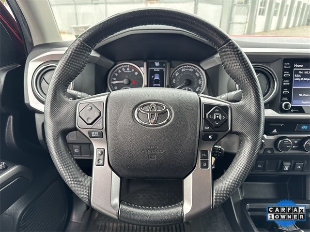 Toyota Tacoma 4WD Vehicle Full-screen Gallery Image 14