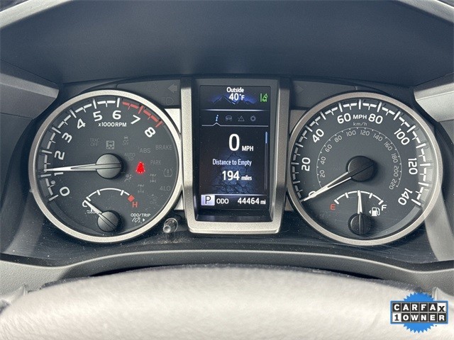 Toyota Tacoma 4WD Vehicle Full-screen Gallery Image 15