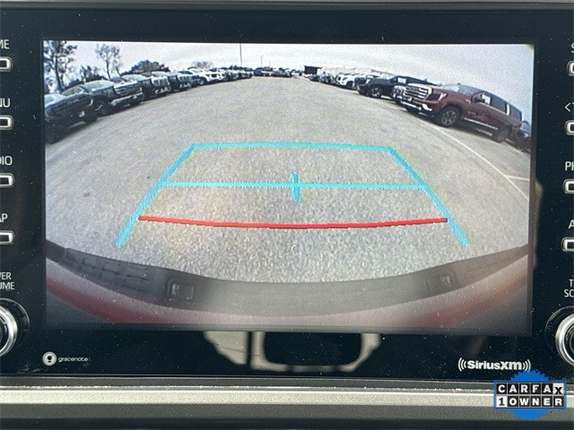 Toyota Tacoma 4WD Vehicle Full-screen Gallery Image 18