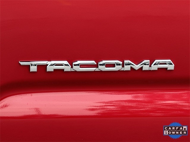 Toyota Tacoma 4WD Vehicle Full-screen Gallery Image 33