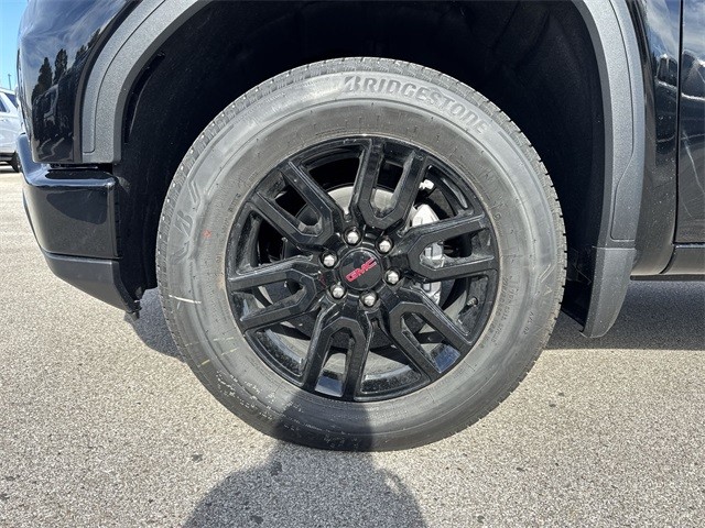 GMC Sierra 1500 Vehicle Full-screen Gallery Image 10