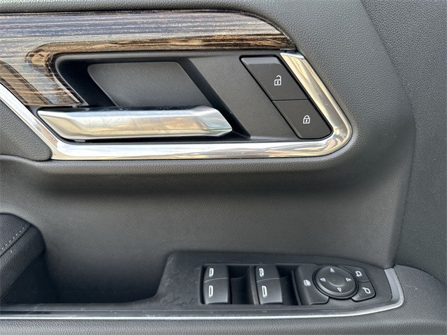 GMC Sierra 1500 Vehicle Full-screen Gallery Image 13