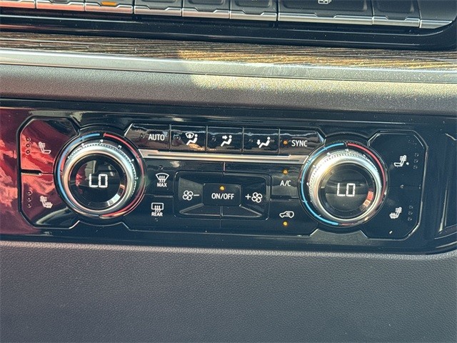 GMC Sierra 1500 Vehicle Full-screen Gallery Image 19