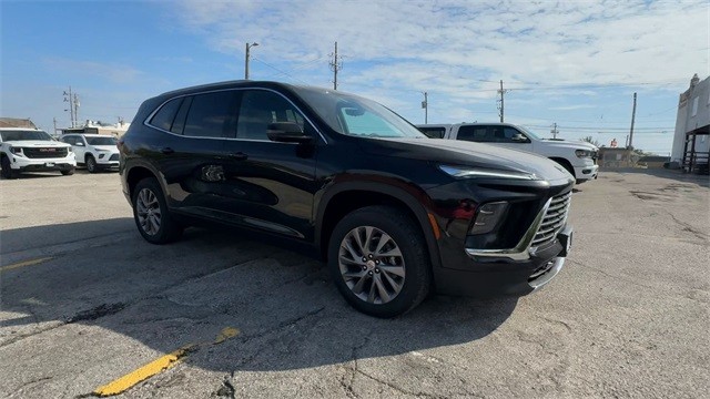 Buick Enclave Vehicle Full-screen Gallery Image 02