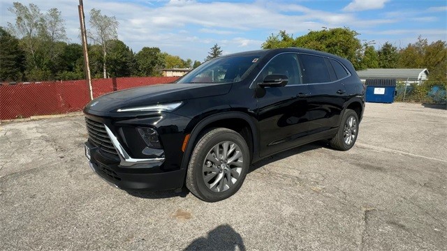 Buick Enclave Vehicle Full-screen Gallery Image 04