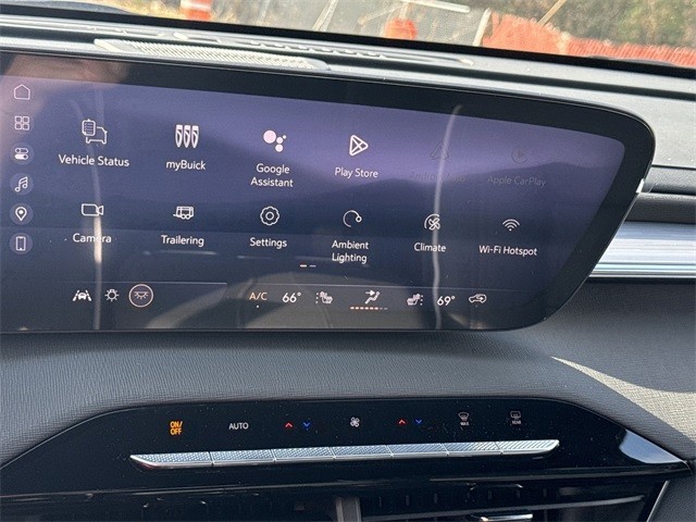 Buick Enclave Vehicle Full-screen Gallery Image 16