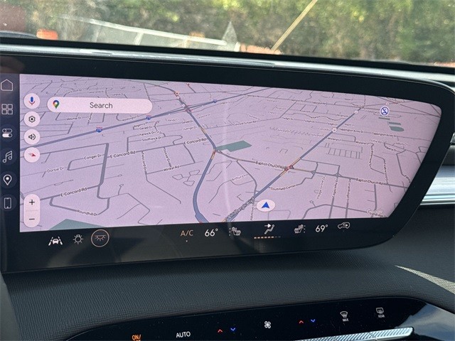 Buick Enclave Vehicle Full-screen Gallery Image 18