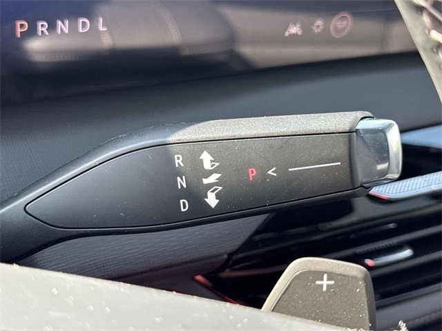 Buick Enclave Vehicle Full-screen Gallery Image 20