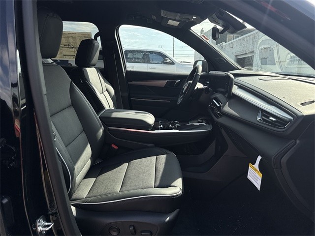 Buick Enclave Vehicle Full-screen Gallery Image 25