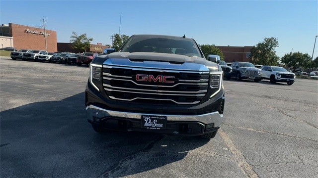 GMC Sierra 1500 Vehicle Full-screen Gallery Image 03