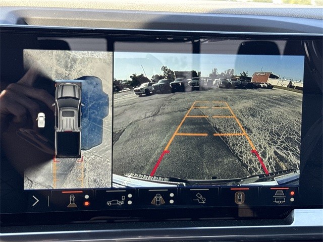 GMC Sierra 1500 Vehicle Full-screen Gallery Image 17