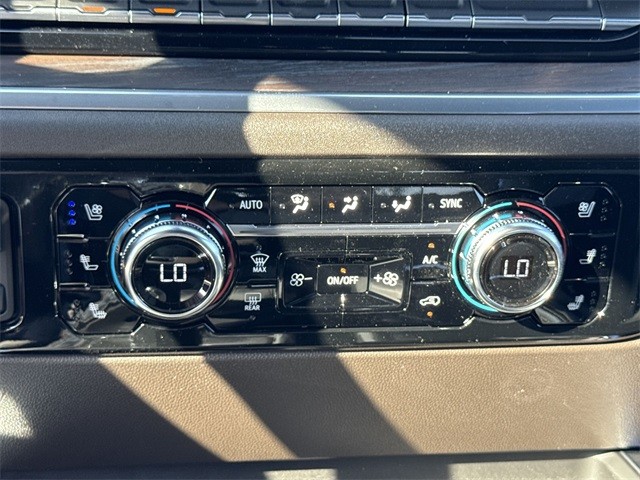 GMC Sierra 1500 Vehicle Full-screen Gallery Image 19