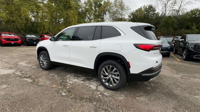 Buick Enclave Vehicle Full-screen Gallery Image 06