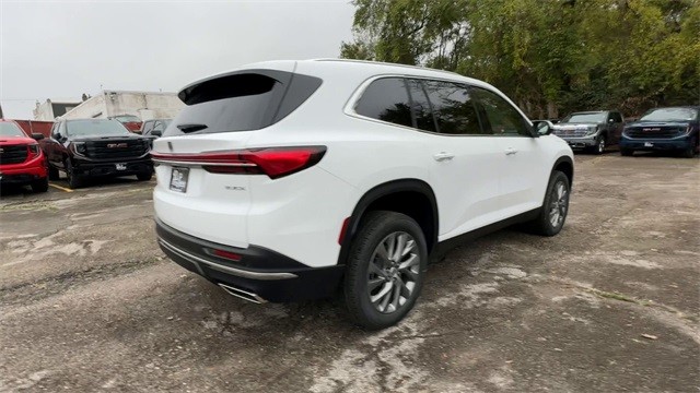 Buick Enclave Vehicle Full-screen Gallery Image 08